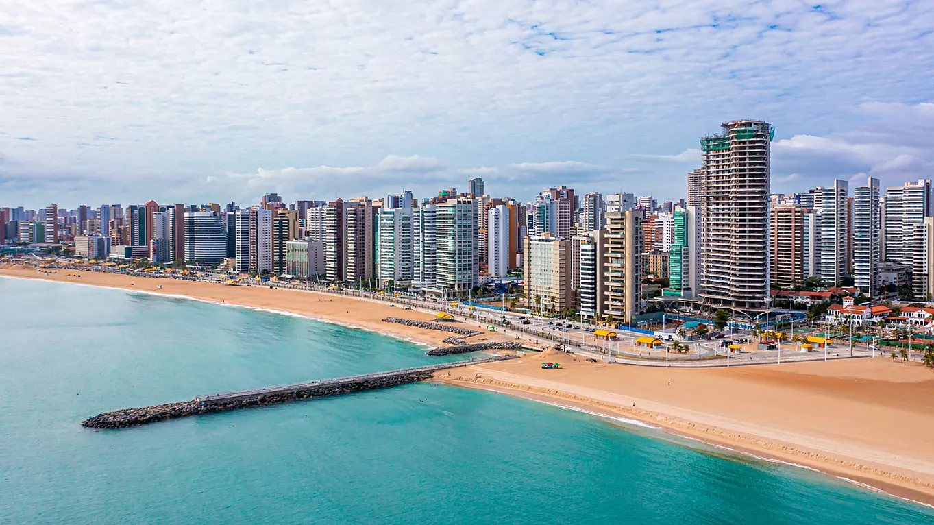 Vista aérea das praias e da orla de Fortaleza